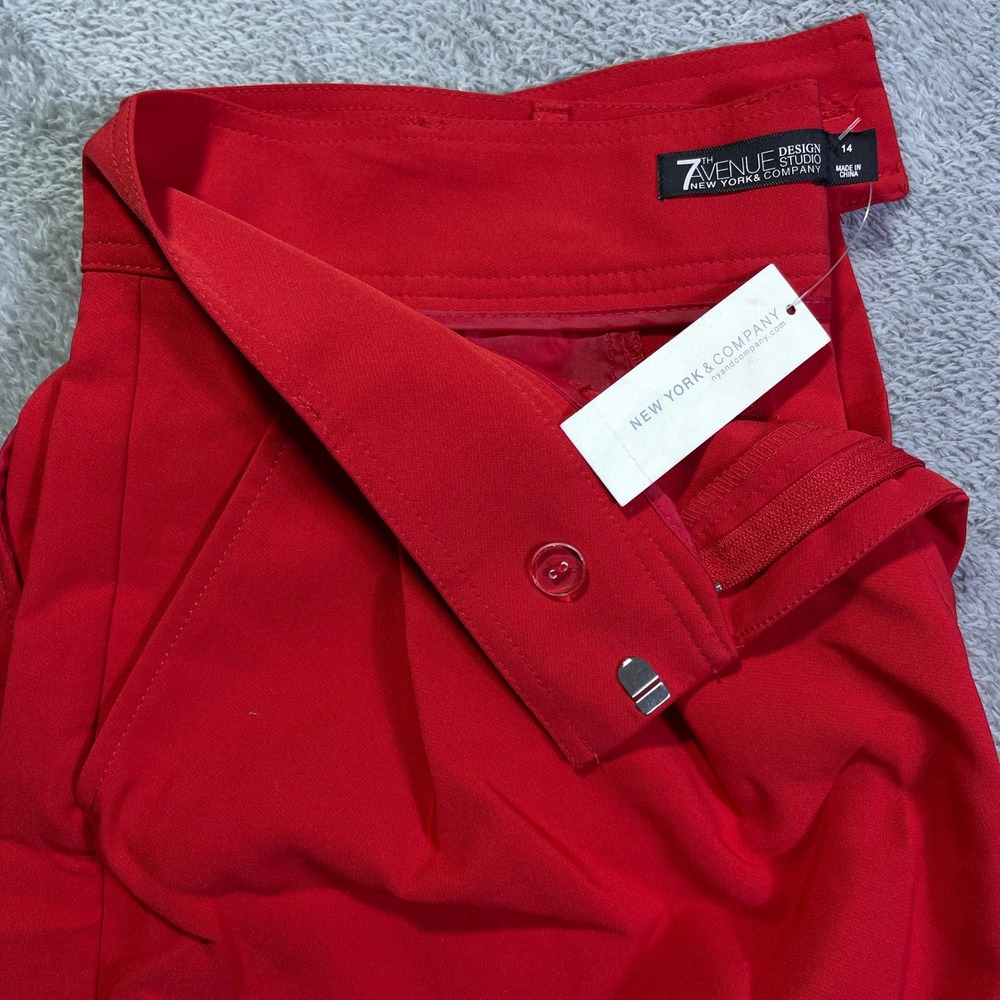 7th Avenue New York & Company Red Pleated Women's Shorts Size 14 Career Casual